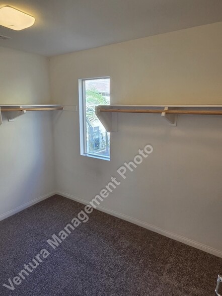 Building Photo - 13347 Stonebridge Ct