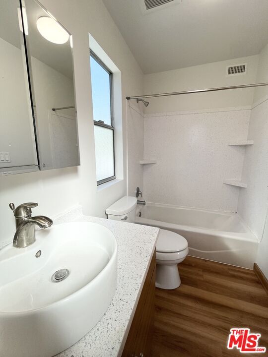 Building Photo - 503 N San Vicente Blvd