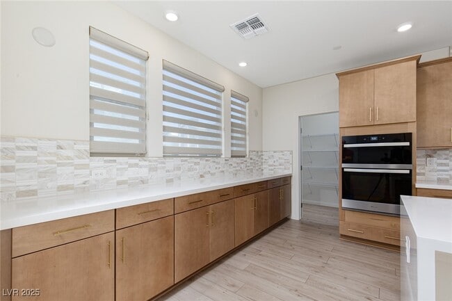 Building Photo - 1474 Whistling Kite St