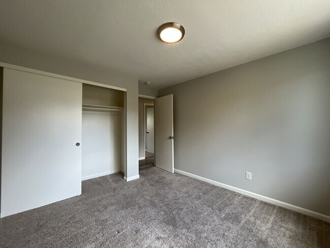 Building Photo - Spacious Milwaukie Home with Bonus Room, Large Fenced Yard and Shed/Workshop