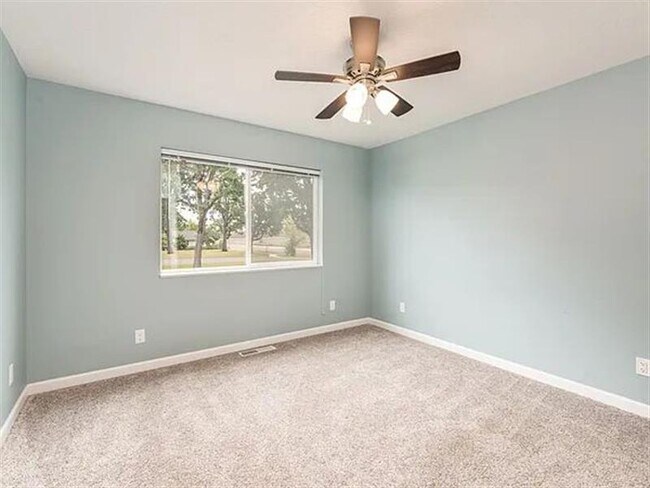 Building Photo - BEAUTEOUS HOME