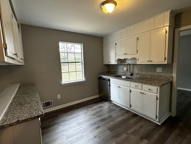 Building Photo - 4565 Rockdale Ct