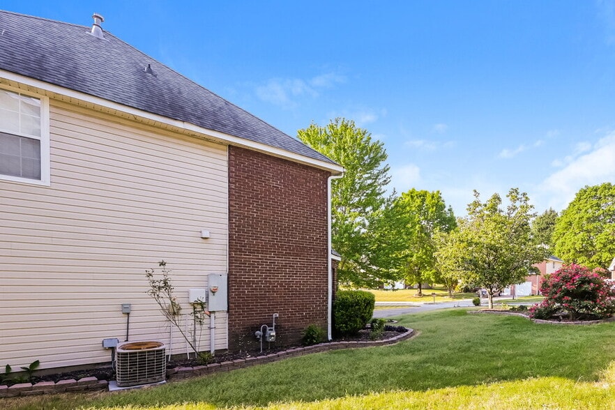 Building Photo - 3370 Spring Mesa Dr SW