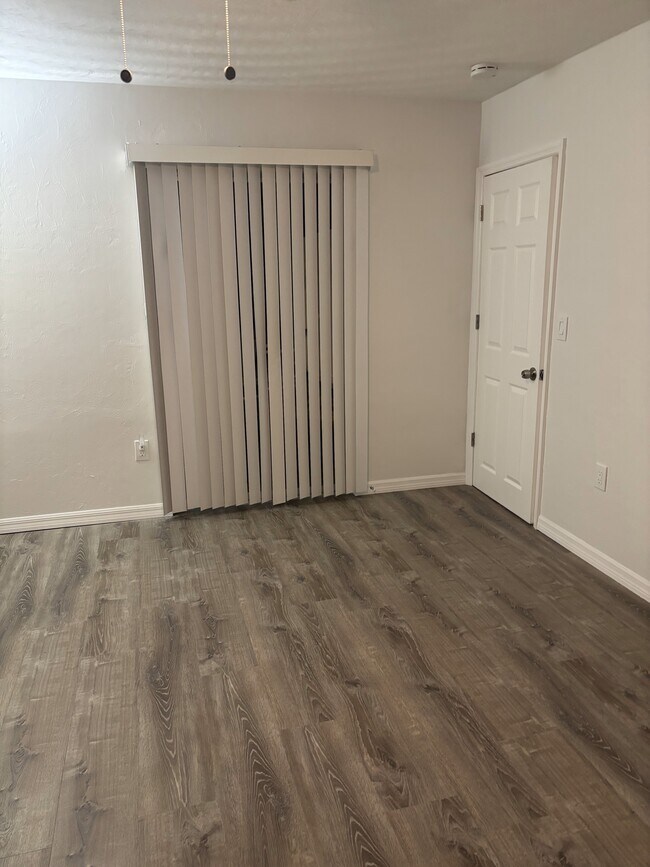 Building Photo - 537 Halyard Ln