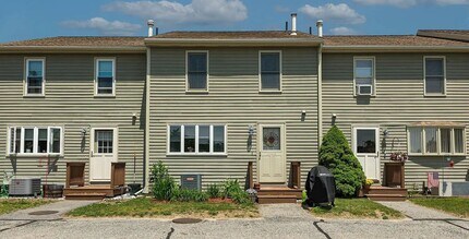 Building Photo - Plaistow NH