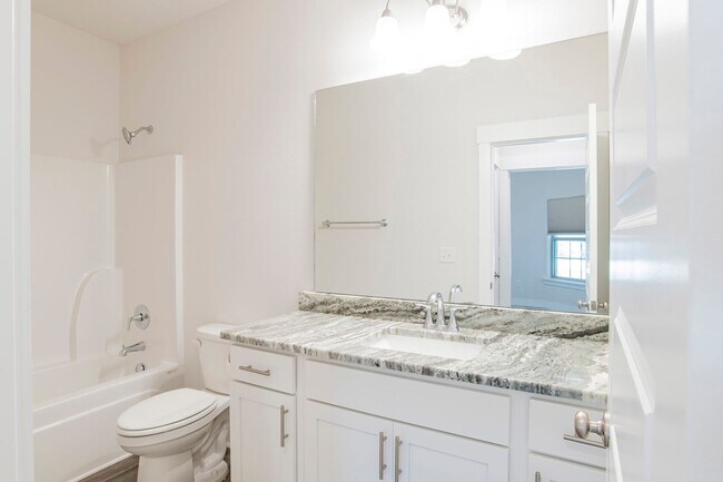 Building Photo - 3 bed home in quiet Cantonment