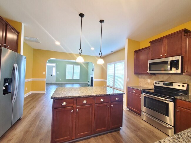 Building Photo - Gorgeous Home In Turnberry Subdivision