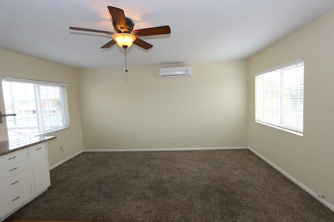 Building Photo - Beautiful 1 bedroom 1 bathroom upstairs ap...