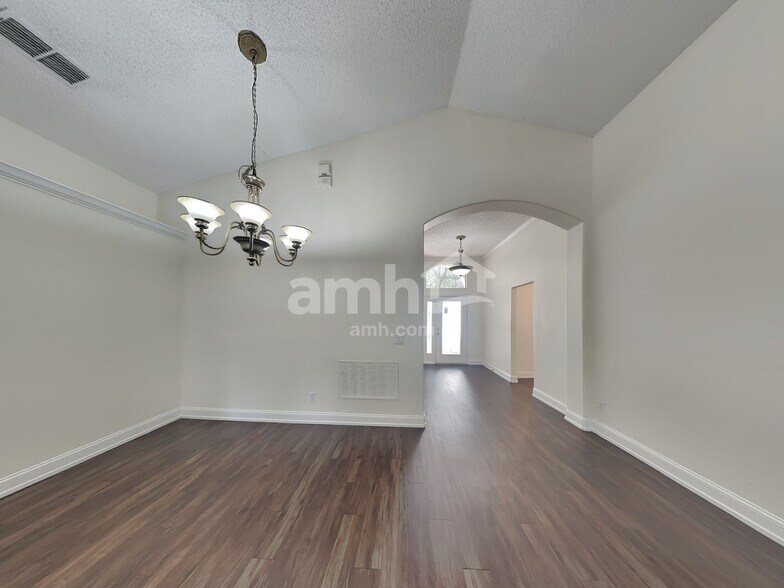 Building Photo - 882 Grand Hughey Ct