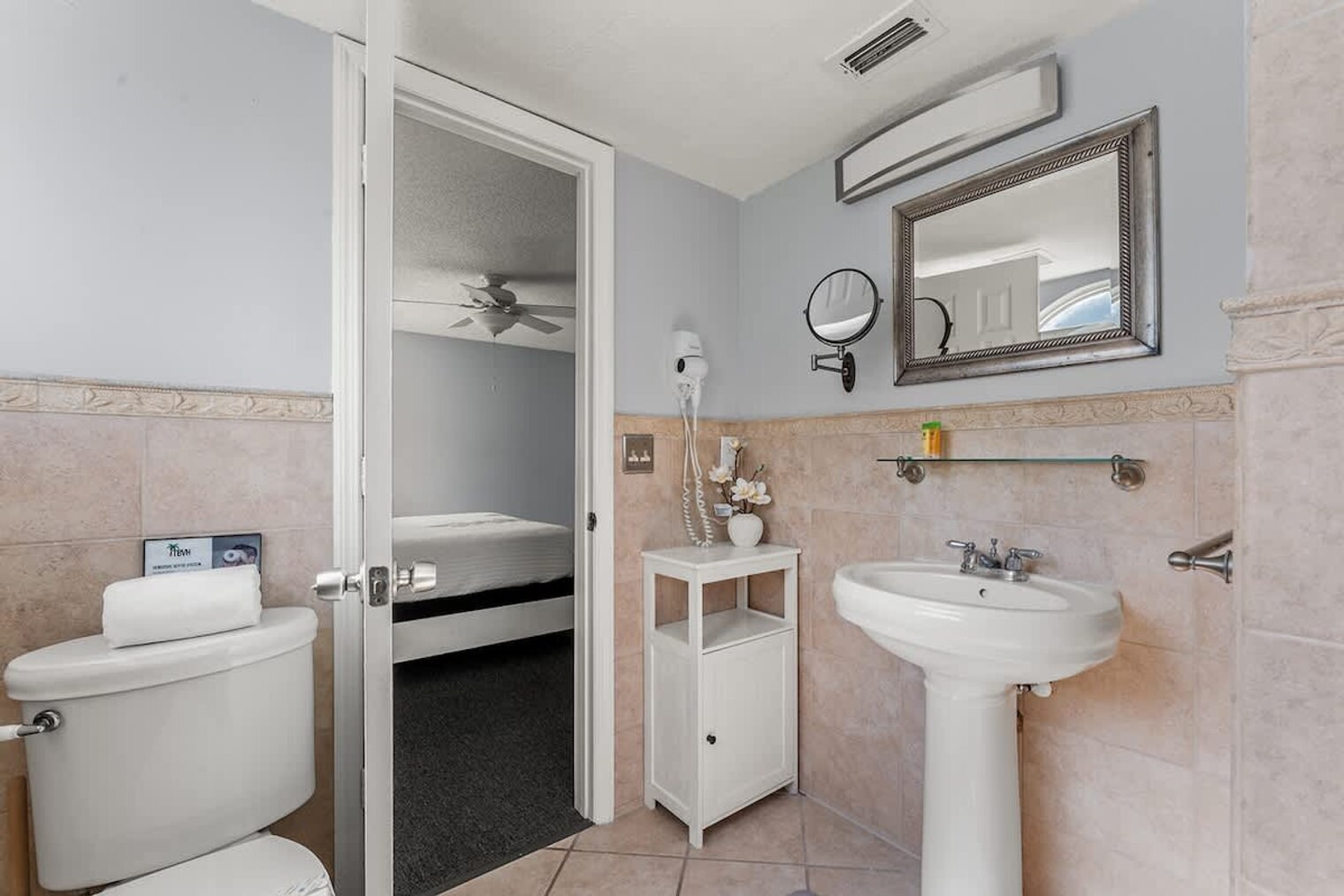 Building Photo - 5095 Siesta Lago Dr