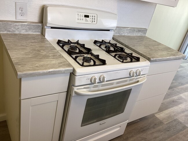 Building Photo - 1414 W Vassar Ave