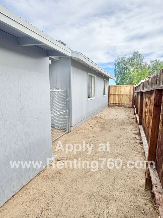 Building Photo - Super Cute Furnished Beach Cottage!