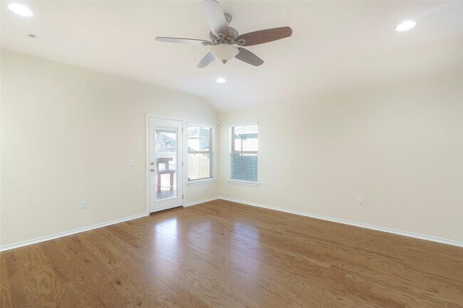 Building Photo - 13020 Kearns Dr