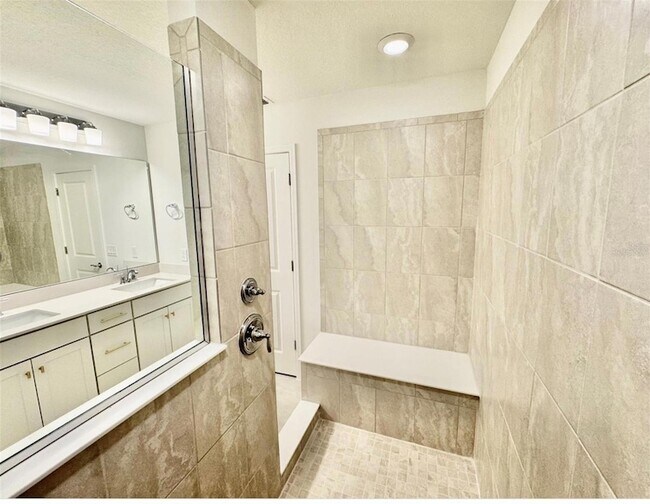 Building Photo - 2681 Serenity Gdn Dr