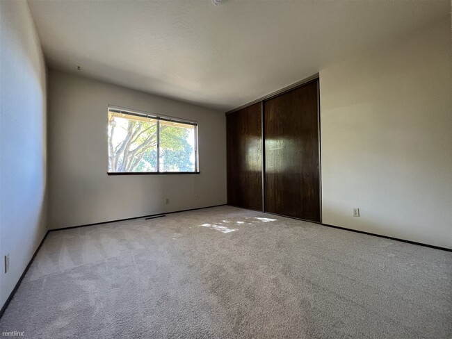 Building Photo - 4 br, 2.5 bath House - 16245 Jackson Oaks ...