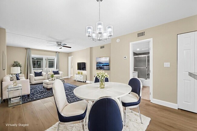 Building Photo - 1161 Hillsboro Mile Unit 207