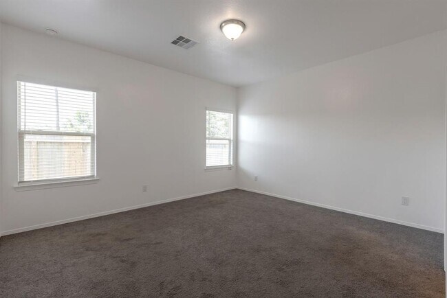 Building Photo - 16742 Rover Ln