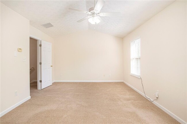 Building Photo - 2279 Hawks Bluff Trail NW