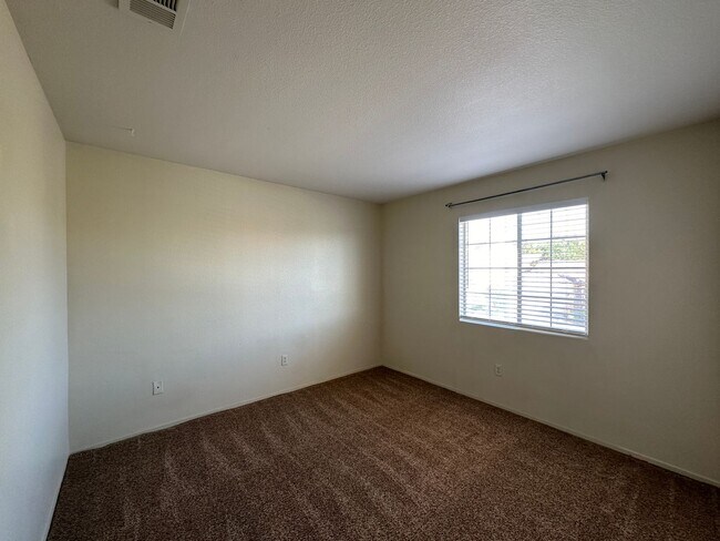Building Photo - PECCOLE RANCH