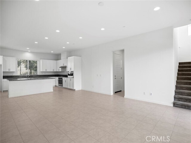 Building Photo - 117 Menkar