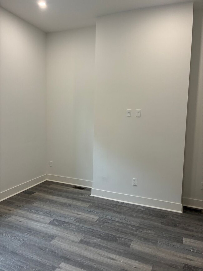 Building Photo - 1539 Lowrie St