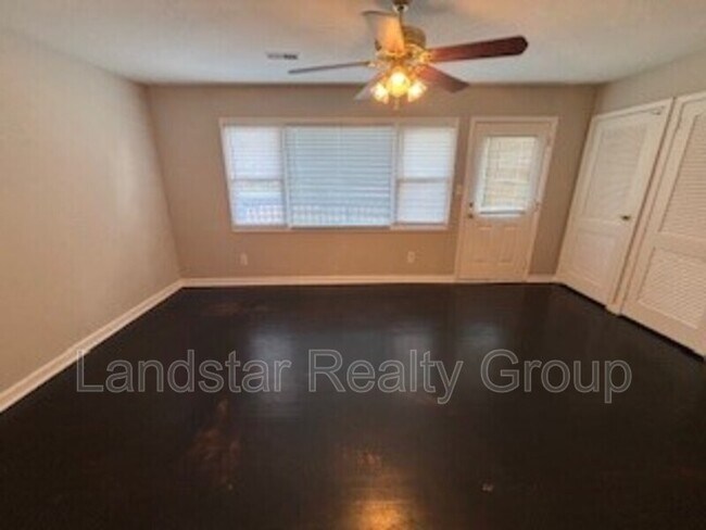 Building Photo - 5406 Catalina Ave