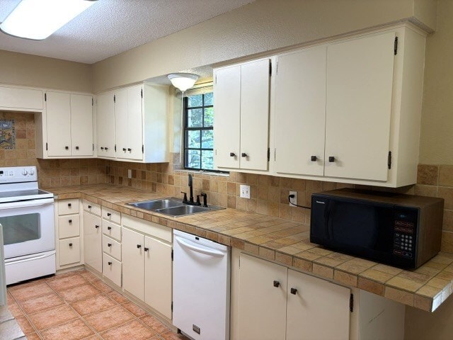 Building Photo - 531 Fairway Ct