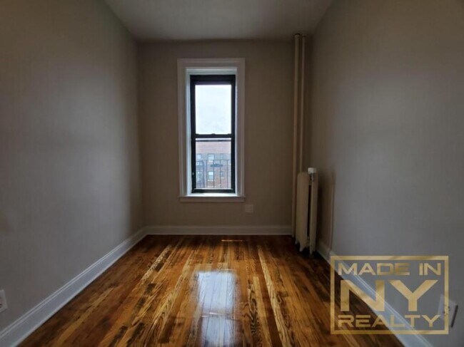 Building Photo - 1 bedroom in ASTORIA NY 11106