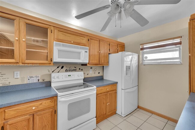 Building Photo - 1100 NW 87th Ave