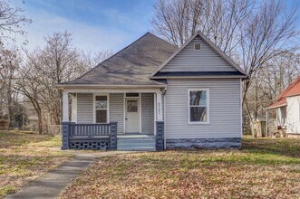 Building Photo - Remodeled 2 bedroom, 1 bathroom home for r...