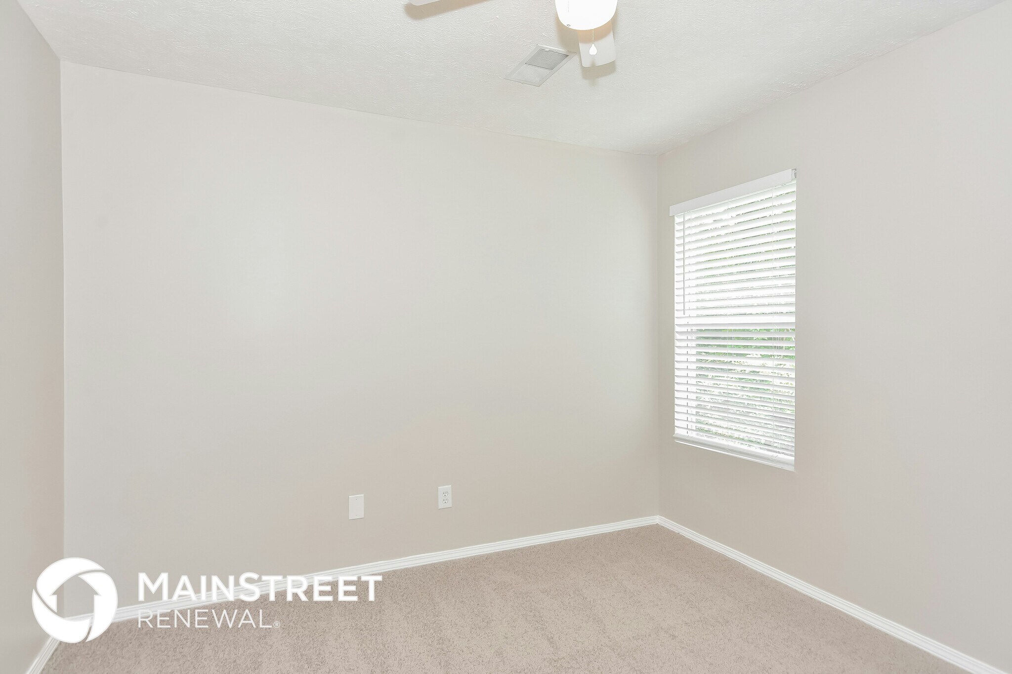 Building Photo - 2763 Sutherland Dr