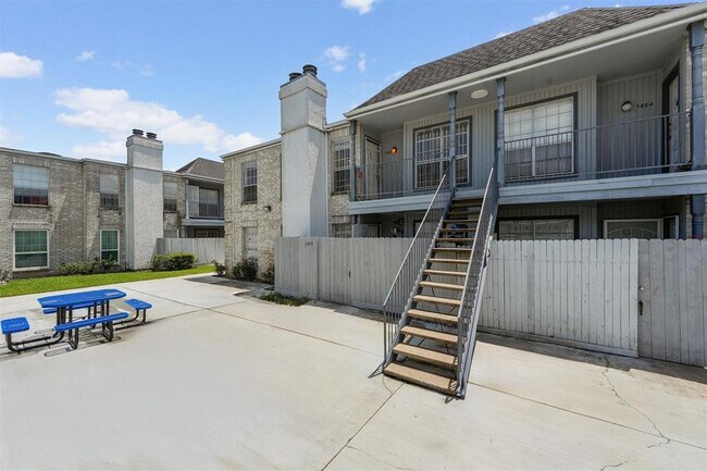 Building Photo - 6606 De Moss Dr