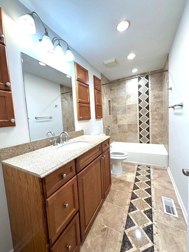 Building Photo - 325 Central Ave