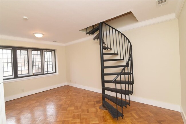 Building Photo - 316 Chateau Rive