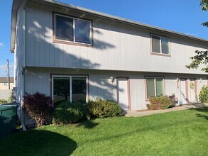 Building Photo - 1813 E 3rd Ave