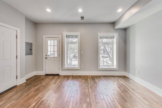 Building Photo - 1220 19th St NE