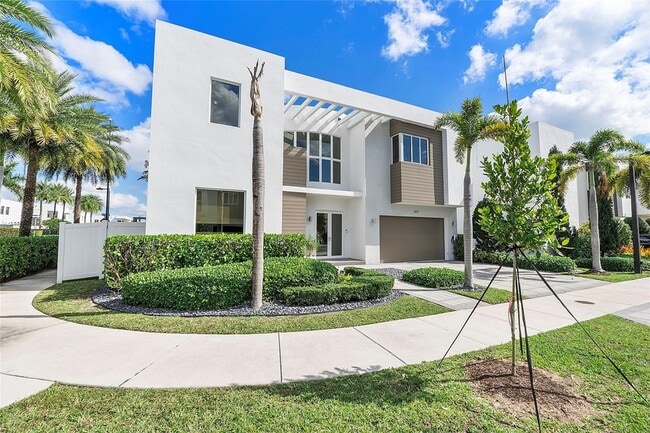 Primary Photo - 7477 NW 99th Ave