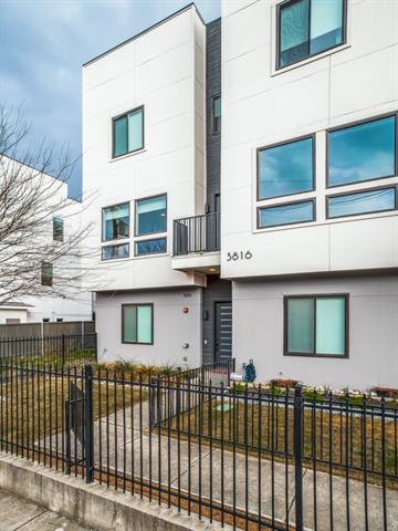 Building Photo - 3816 Roseland Ave