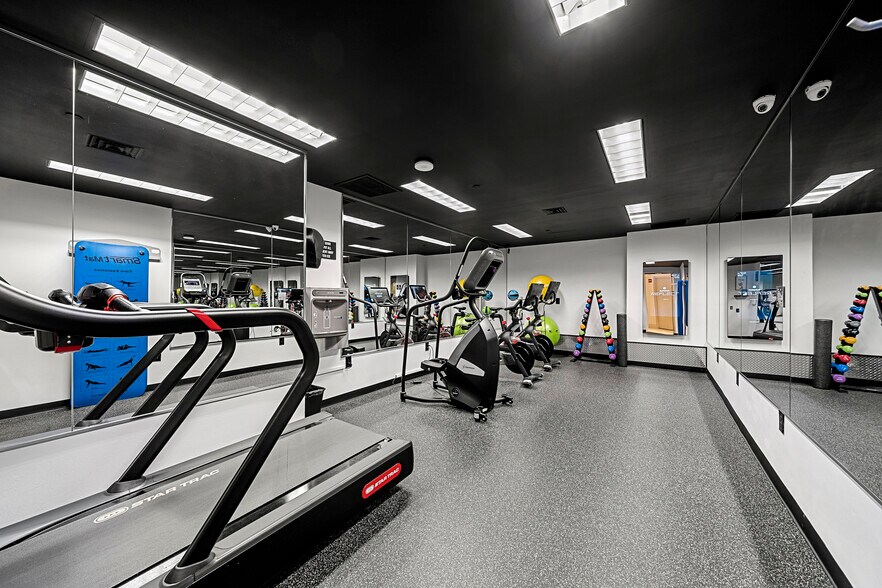 Building Photo - 917 Hudson Park