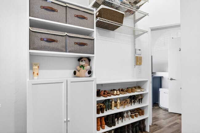 Building Photo - 6257 Bluebell Ave