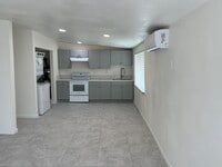 Building Photo - 2542 Sea View Ave