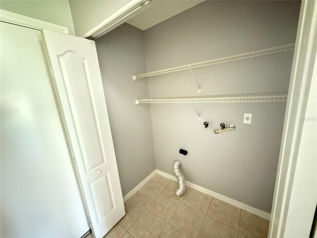 Building Photo - 2217 Brookfield Greens Cir