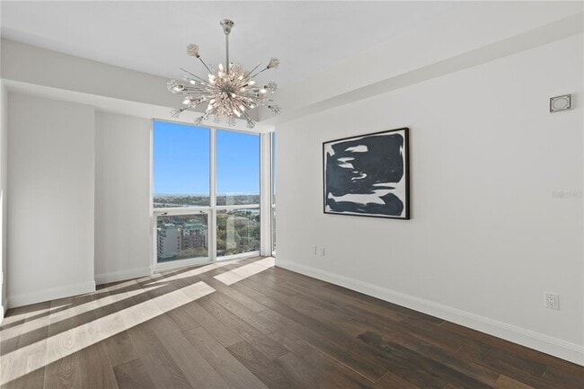 Building Photo - 450 Knights Run Ave