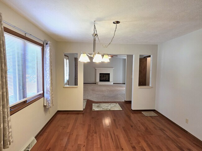 Building Photo - 2510 Raleigh Rd