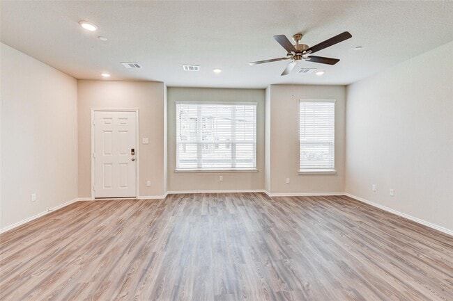 Building Photo - 11938 Amber Oak Wy