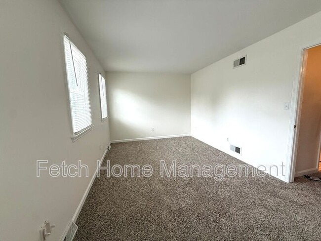 Building Photo - 55 Beech Ln