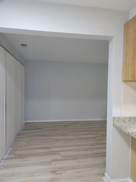 Building Photo - 12 Shrewsbury Green Dr