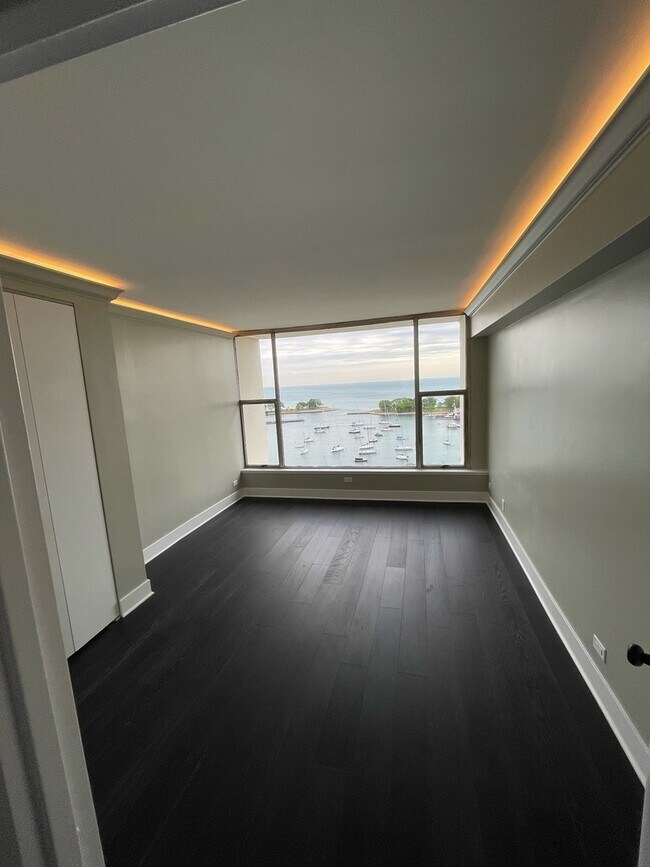 Building Photo - 3200 N Lake Shore Dr