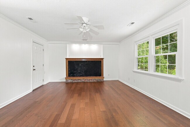 Building Photo - 12823 Holiday Ln