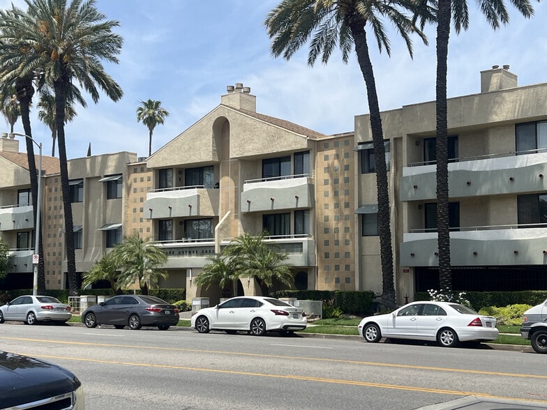 Building - 19009 Sherman Way